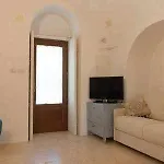 Trullo Tre Corbezzoli ヴィラ チステルニーノ