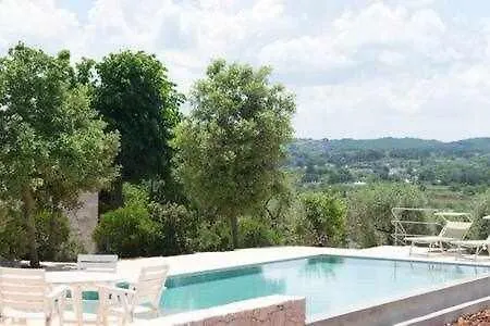Trullo Tre Corbezzoli チステルニーノ