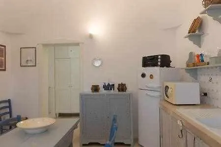 Trullo Tre Corbezzoli * Cisternino