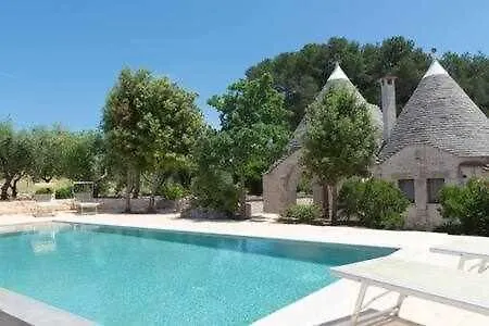 Trullo Tre Corbezzoli Villa *